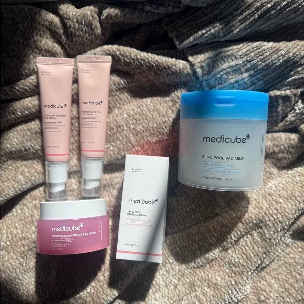 Medicube Skincare Set bundle